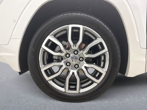 Used 2024 GMC Terrain Denali w/ Denali Premium Package AWD/4WD image 28