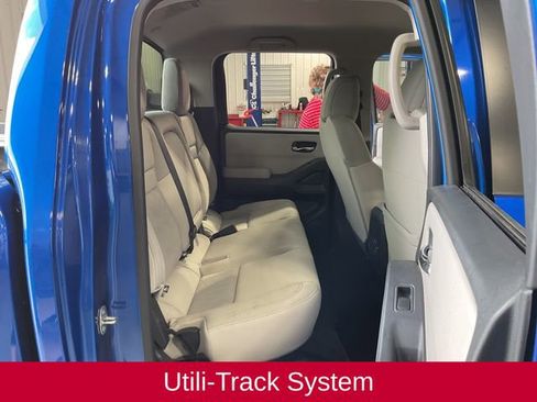 Used 2025 Nissan Frontier SV w/ SV Convenience Package image 12