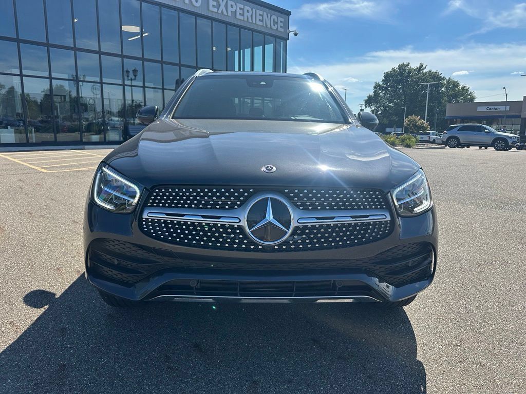 Used 2022 Mercedes-Benz GLC 300 4MATIC image 2