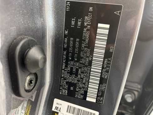 Used 2025 Toyota Highlander XLE image 35