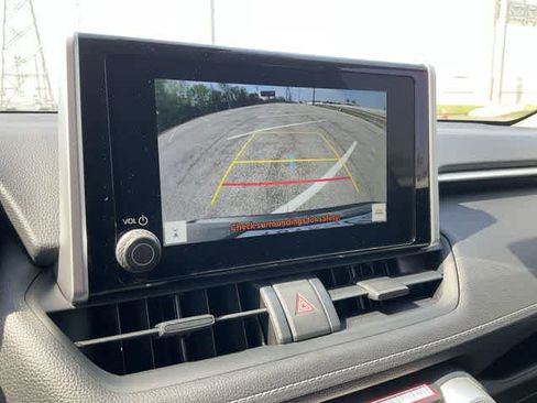 Used 2025 Toyota RAV4 LE image 21