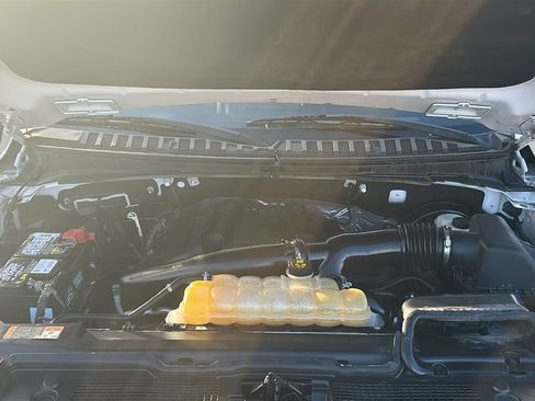 Used 2018 Ford Expedition Limited w/ Equipment Group 302A RWD image 3