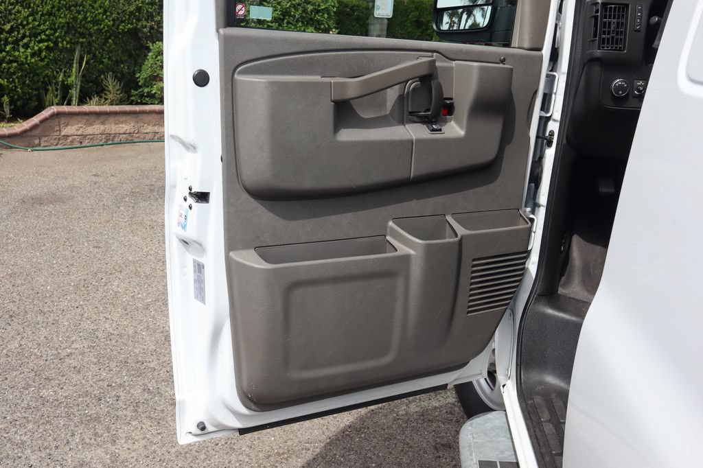 Used 2025 Chevrolet Express 2500 w/ Driver Convenience Package RWD image 20