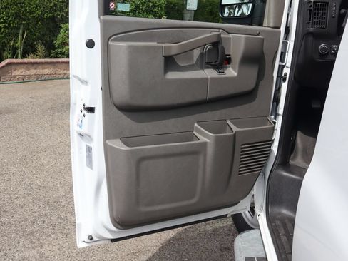 Used 2025 Chevrolet Express 2500 w/ Driver Convenience Package RWD image 20