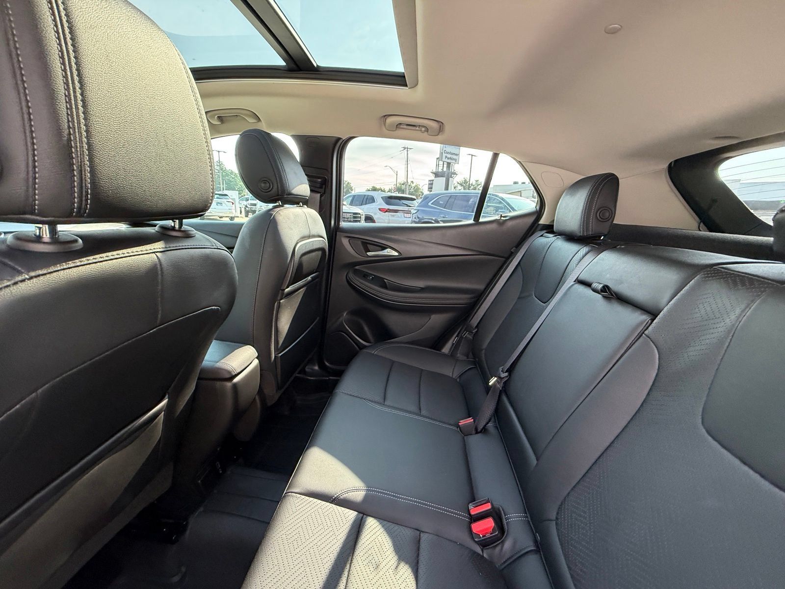 Used 2022 Buick Encore GX Essence w/ Advanced Technology Package AWD/4WD image 5