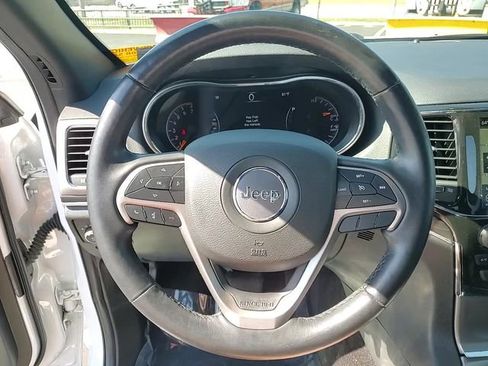 Used 2022 Jeep Grand Cherokee Limited image 16