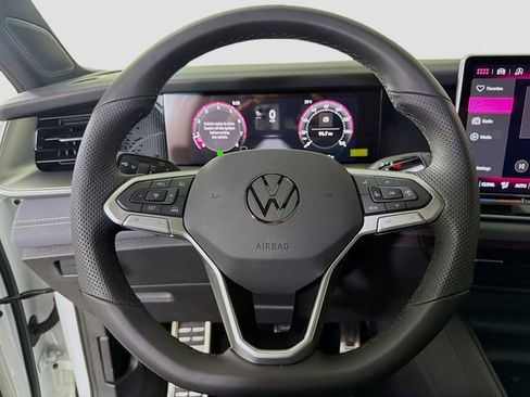 New 2026 Volkswagen Tiguan SE R-Line FWD image 12