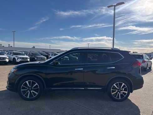 Used 2017 Nissan Rogue SL w/ SL Premium Package image 4
