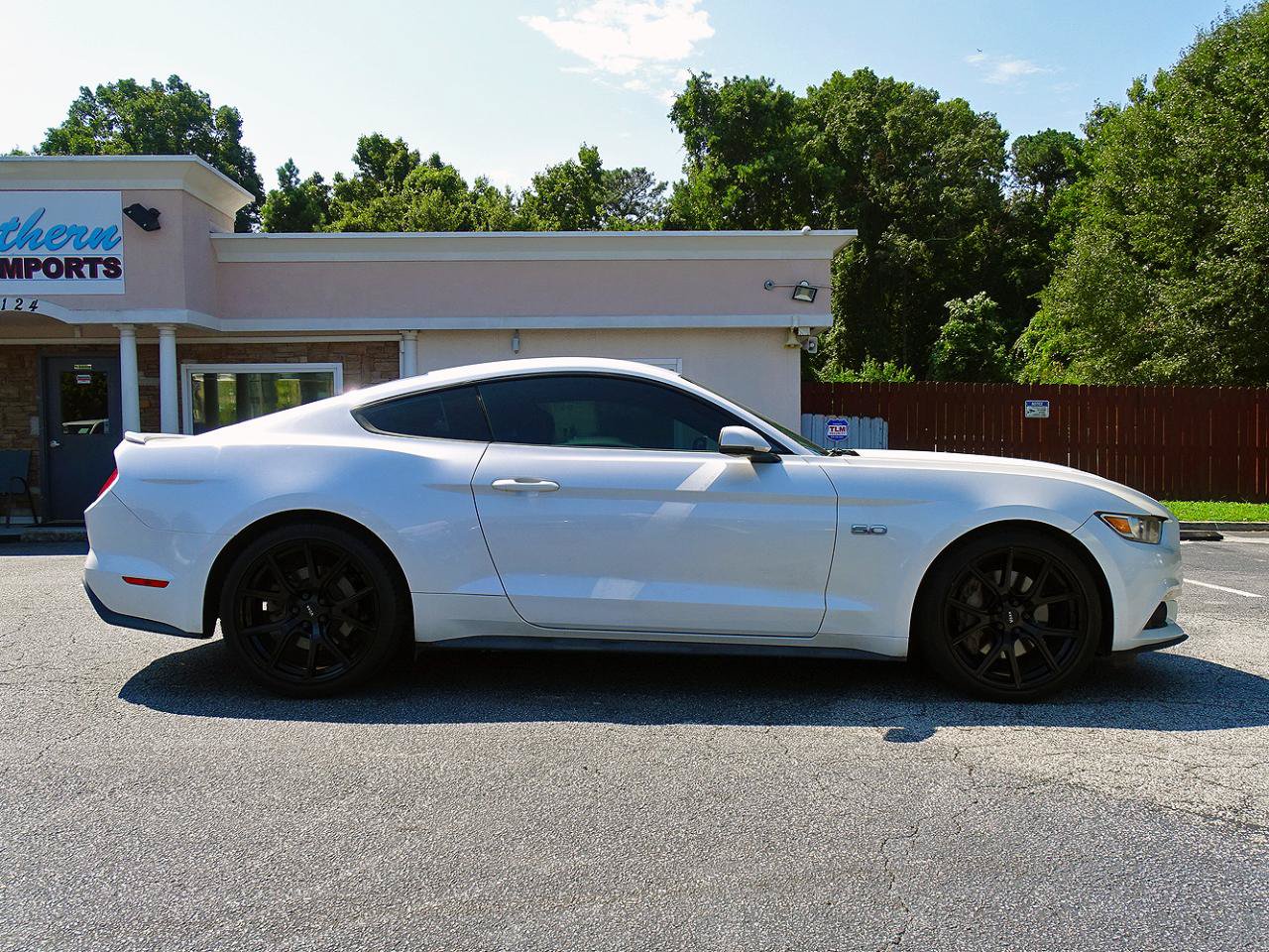 Used 2017 Ford Mustang GT Premium w/ Equipment Group 401A RWD image 10