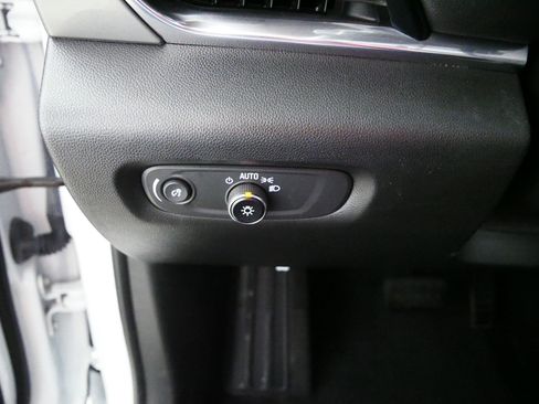 Used 2023 Chevrolet Traverse LT AWD/4WD image 26