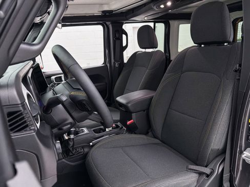 Used 2024 Jeep Wrangler Sport S image 18