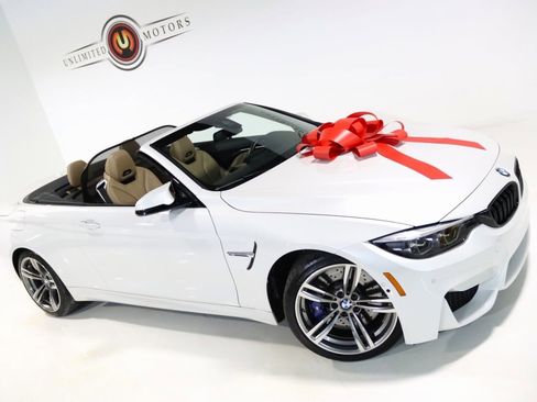 Used 2018 BMW M4 Convertible image 2
