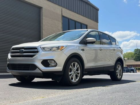 Used 2017 Ford Escape SE FWD image 40