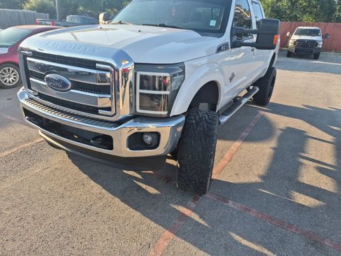 Used 2016 Ford F250 Lariat w/ Lariat Interior Package AWD/4WD image 4