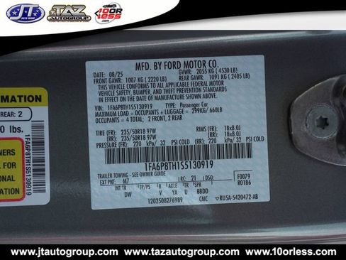 Used 2025 Ford Mustang Coupe RWD image 25