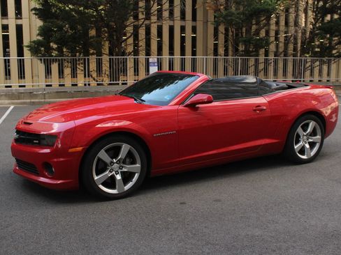 Used 2012 Chevrolet Camaro SS RWD image 12