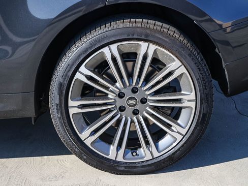 New 2025 Land Rover Range Rover Sport Dynamic SE AWD/4WD image 9