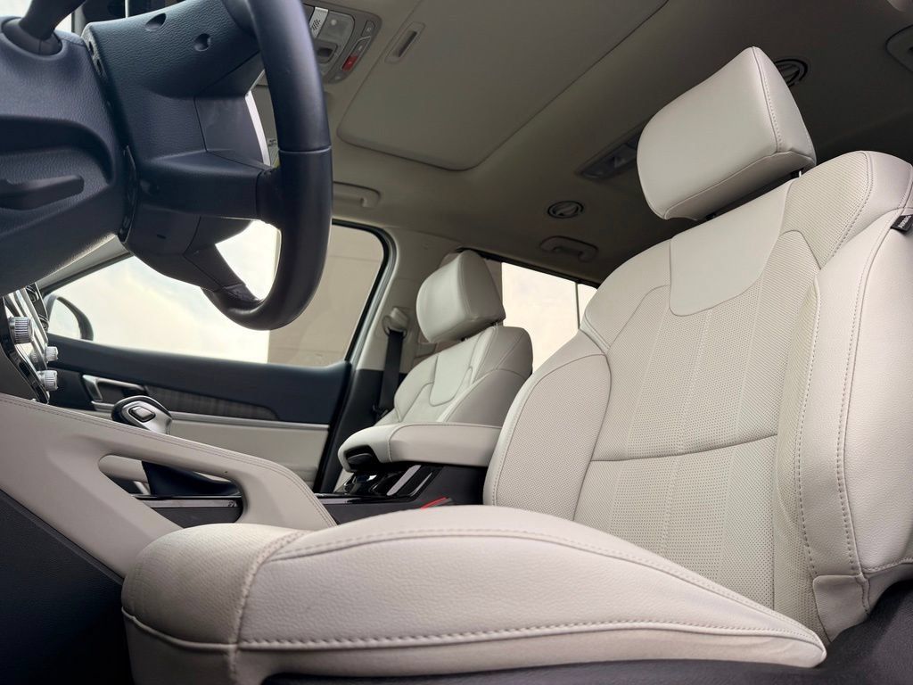 Used 2024 Kia Telluride EX w/ EX Captain's Chair Package FWD image 29