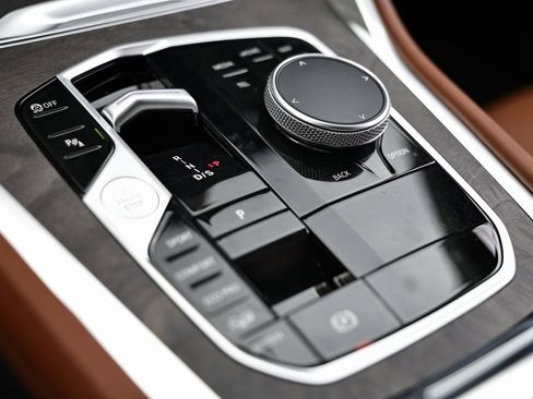 New 2026 BMW X6 xDrive40i w/ Climate Comfort Package image 38