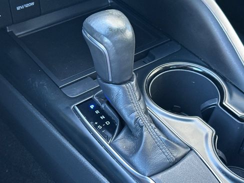 Used 2019 Toyota Camry SE FWD image 27