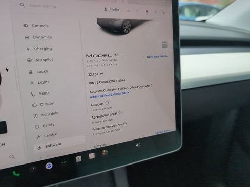 Used 2022 Tesla Model Y Long Range AWD/4WD image 13