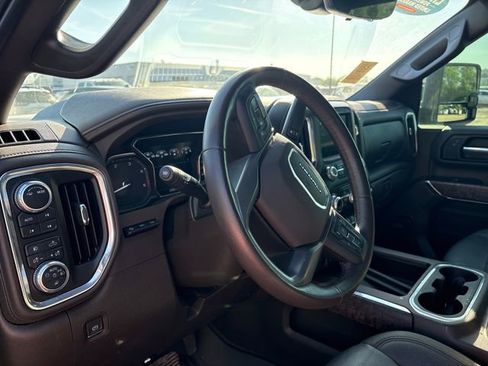 Used 2022 GMC Sierra 3500 Denali w/ Denali Black Diamond Edition AWD/4WD image 8