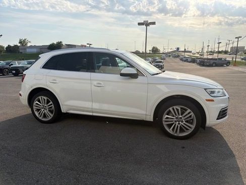 Used 2018 Audi Q5 2.0T Premium Plus w/ Premium Plus Package AWD/4WD image 12