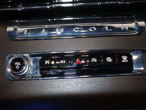 Used 2025 Lincoln Aviator Reserve w/ Equipment Group 201A AWD/4WD image 29