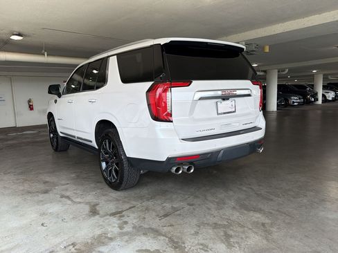 Used 2021 GMC Yukon Denali w/ Denali Premium Package AWD/4WD image 3