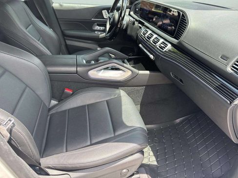 Used 2024 Mercedes-Benz GLS 450 4MATIC image 2