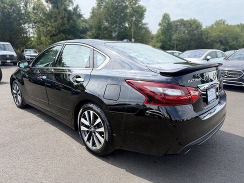 Used 2016 Nissan Altima 2.5 SL w/ 2.5 Technology w/LED Package FWD image 6