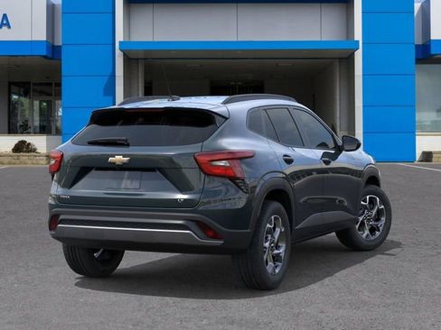 New 2026 Chevrolet Trax LT w/ Driver Confidence Package FWD image 4