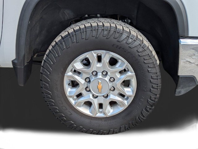 Used 2024 Chevrolet Silverado 2500 LT AWD/4WD image 11