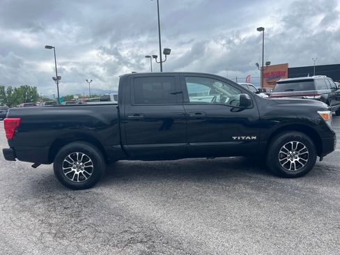 Used 2023 Nissan Titan SV image 6