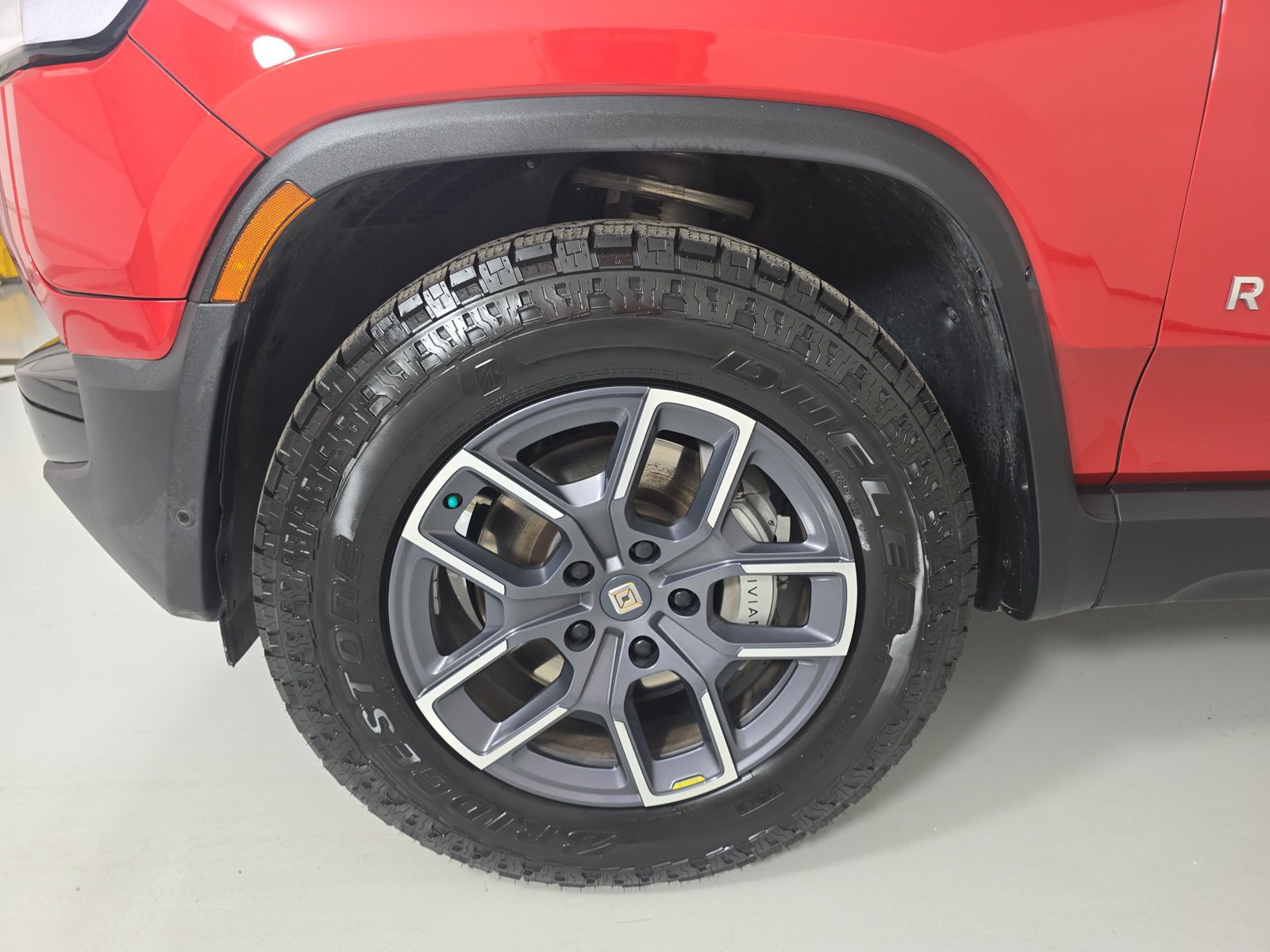 Used 2024 Rivian R1S Adventure Dual AWD/4WD image 9