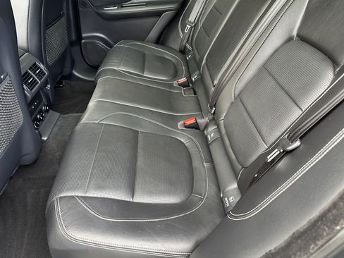 Used 2019 Jaguar F-PACE S image 18