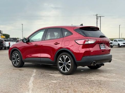 Certified 2022 Ford Escape SE w/ SE Sport Appearance Package FWD image 4