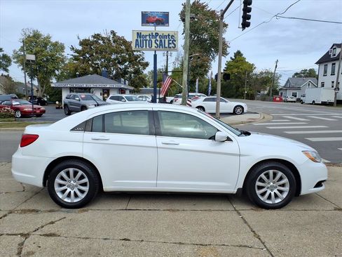 Used 2014 Chrysler 200 Touring image 1