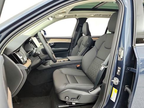 New 2026 Volvo XC90 B5 Core image 21