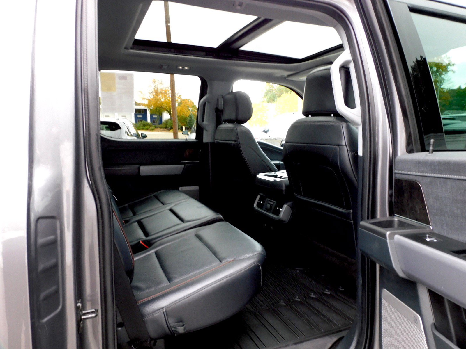 Used 2021 Ford F150 Lariat w/ Equipment Group 502A High AWD/4WD image 18