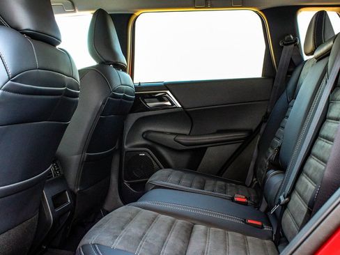 New 2025 Mitsubishi Outlander SE AWD/4WD image 34