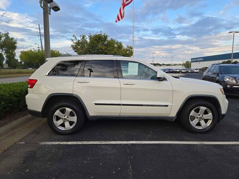 Used 2012 Jeep Grand Cherokee Laredo image 4