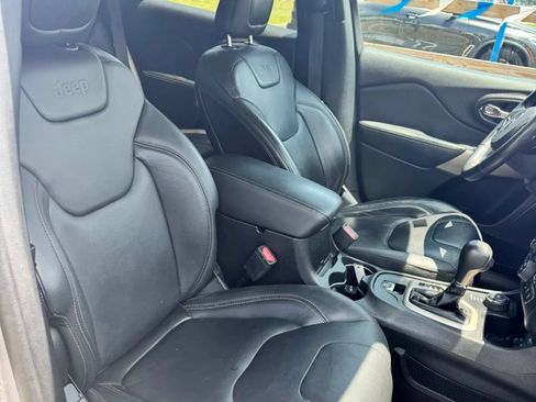 Used 2018 Jeep Cherokee Limited AWD/4WD image 17