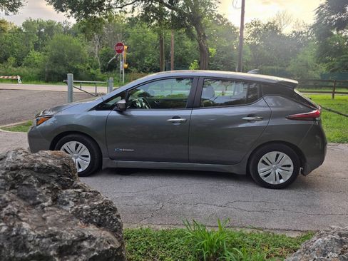 Used 2019 Nissan Leaf S w/ S Charge Package FWD image 5
