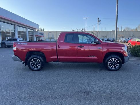 Used 2016 Toyota Tundra SR5 image 4