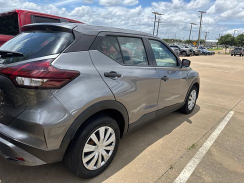 Used 2021 Nissan Kicks S FWD image 5