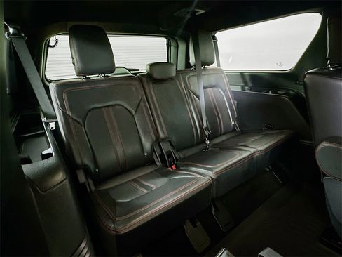 Used 2022 Ford Expedition Max Limited image 14