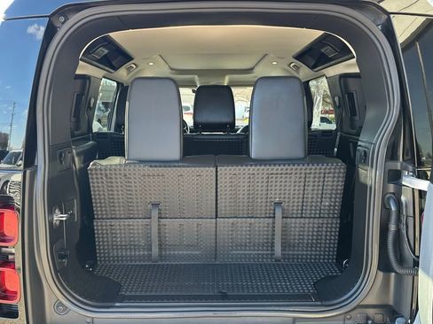 Used 2020 Land Rover Defender 110 First Edition image 24