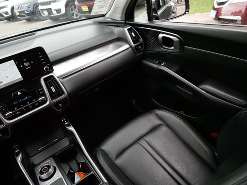 Used 2023 Kia Sorento EX FWD image 11