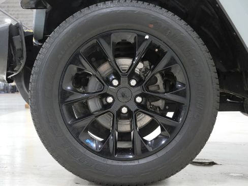 Used 2023 Jeep Wrangler Unlimited Sahara w/ Cold Weather Group AWD/4WD image 10
